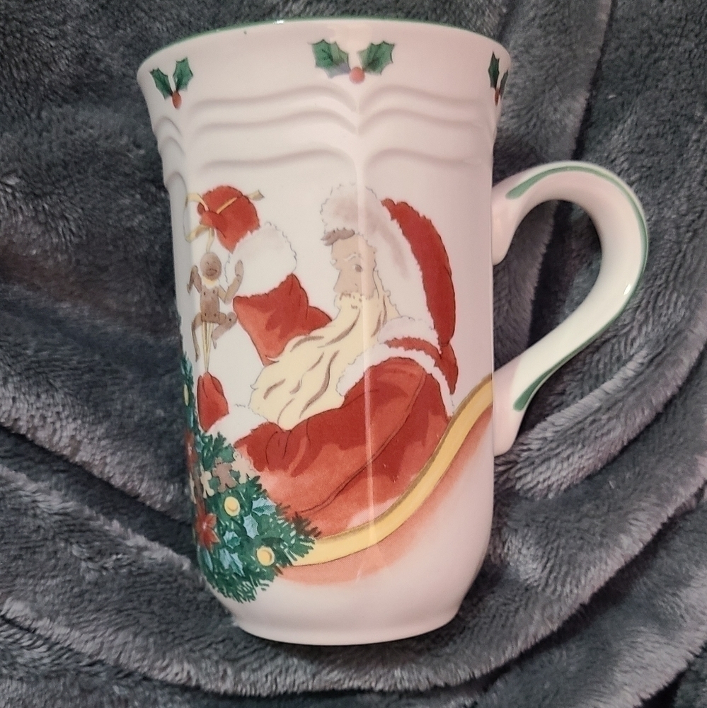 Mikasa French Countryside Santa's Magic mug